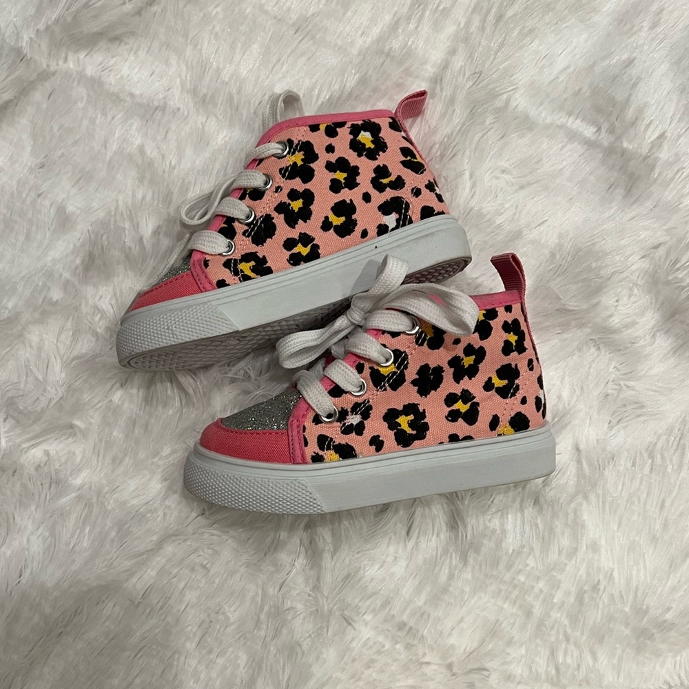 NWOT Toddler Pink Leopard Glitter Hightop Sneakers
